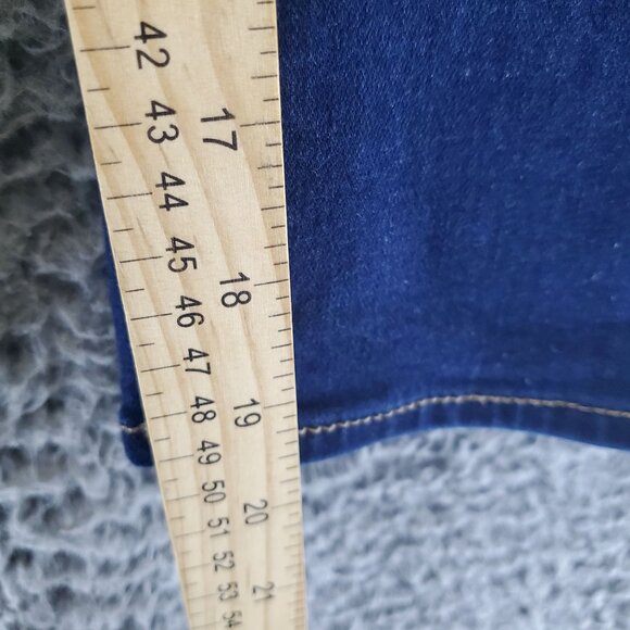 Chicos Jeans Womens Size 1.5 US 10 Blue Perfect Stretch Girlfriend Slim Leg Capr - Picture 9 of 13